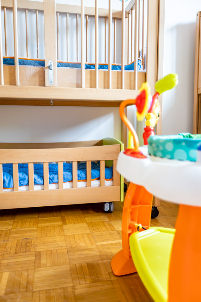 La sieste réparatrice : l'importance des moments de repos dans une journée type en crèche à Bous